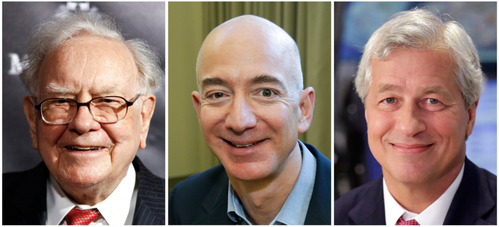 Partindo da esquerda: Warren E. Buffett of Berkshire Hathaway, Jeff Bezos of Amazon and Jamie Dimon of JPMorgan Chase. Creditos: Associated Press